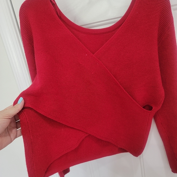 Cross back Sweater - Picture 2 of 3